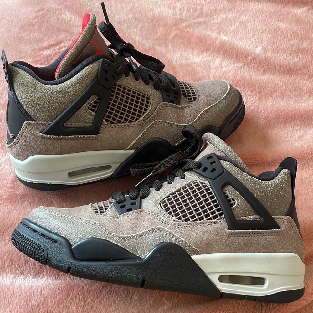 Air Jordan 4 Retro GS ‘Taupe Haze’